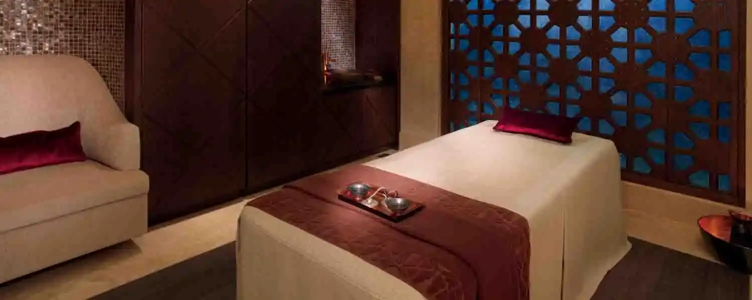 The Ritz-Carlton Abu Dhabi, Grand Canal-1